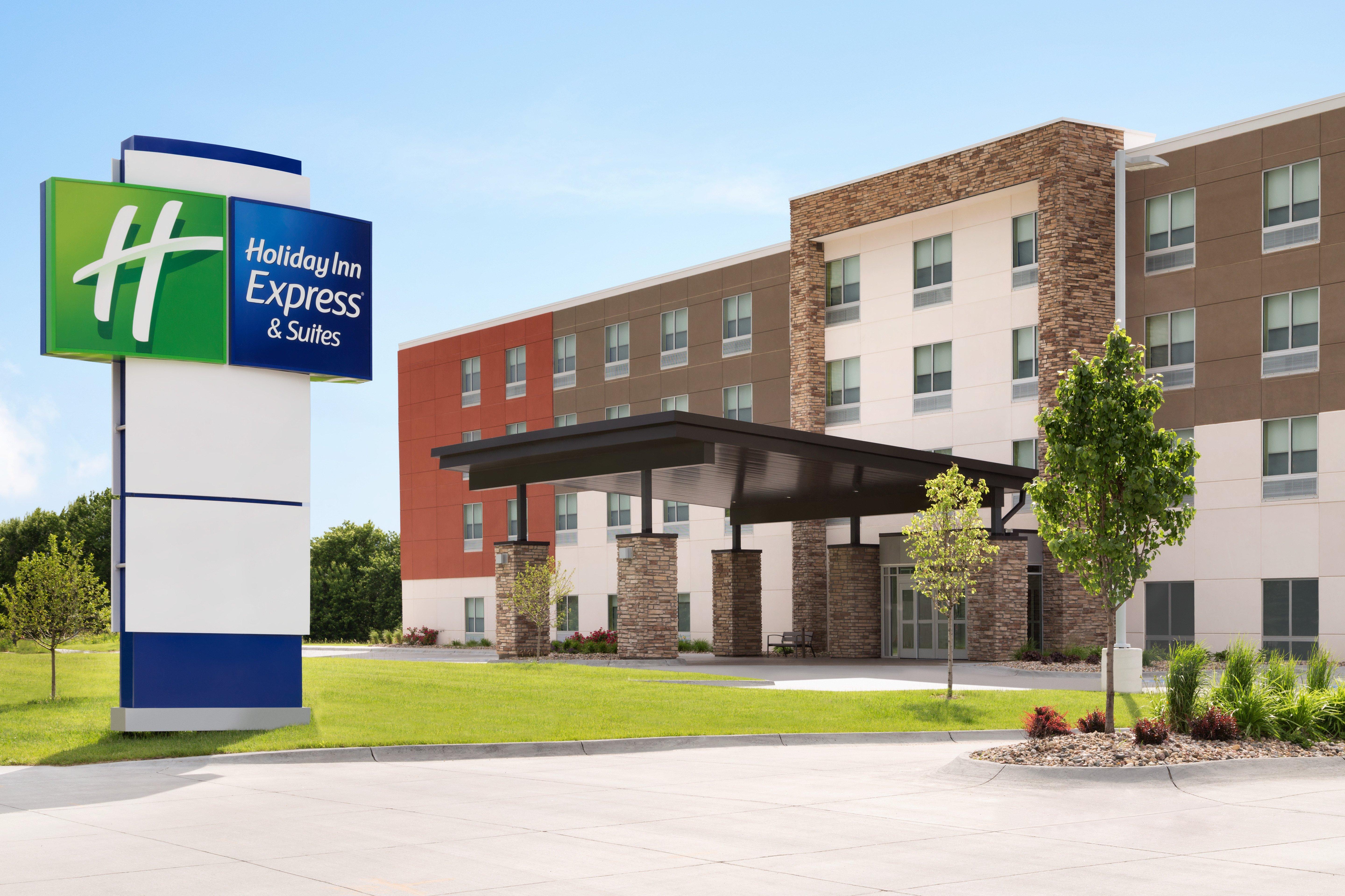 Holiday Inn Express & Suites - Kokomo South By Ihg Exterior photo
