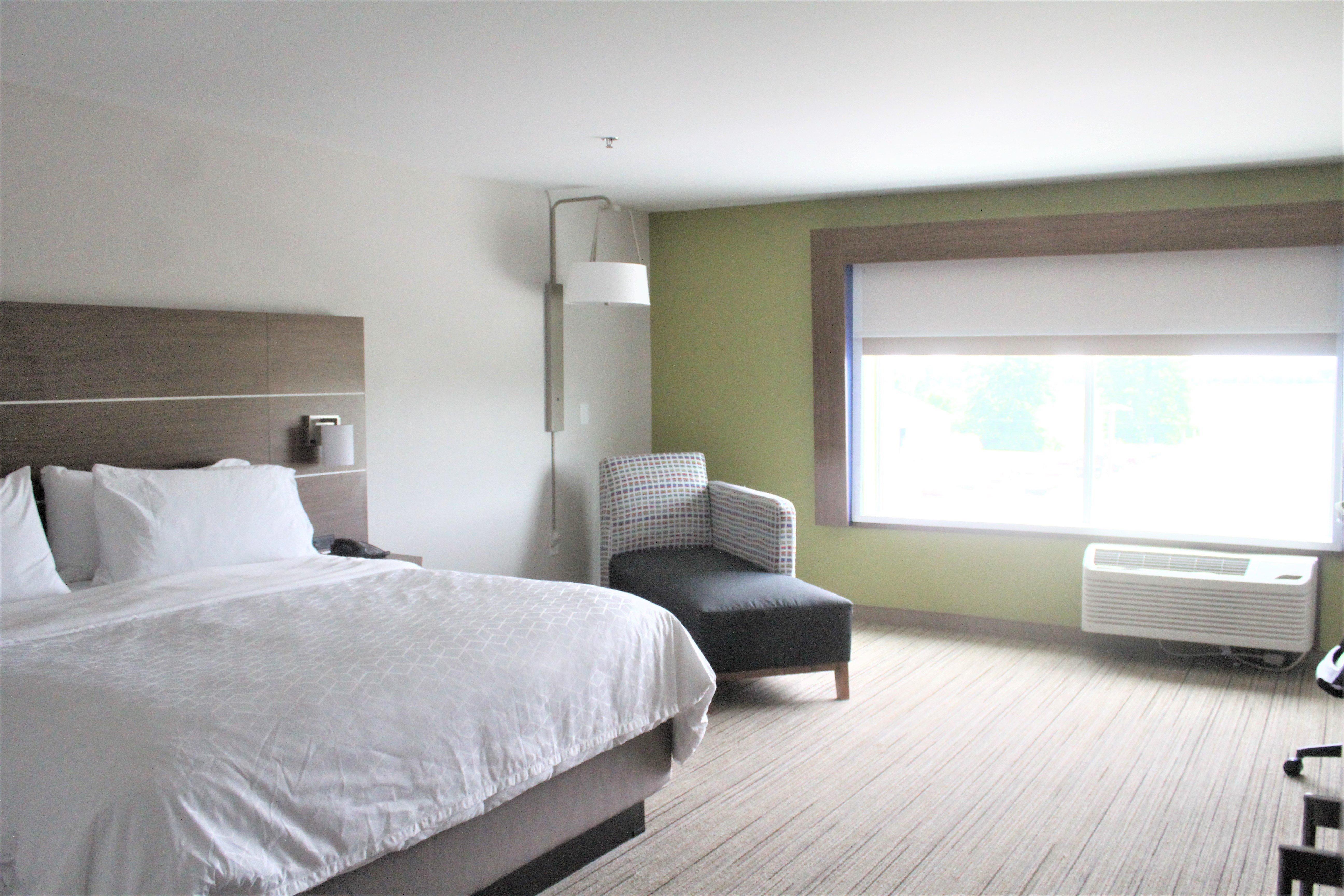 Holiday Inn Express & Suites - Kokomo South By Ihg Exterior photo