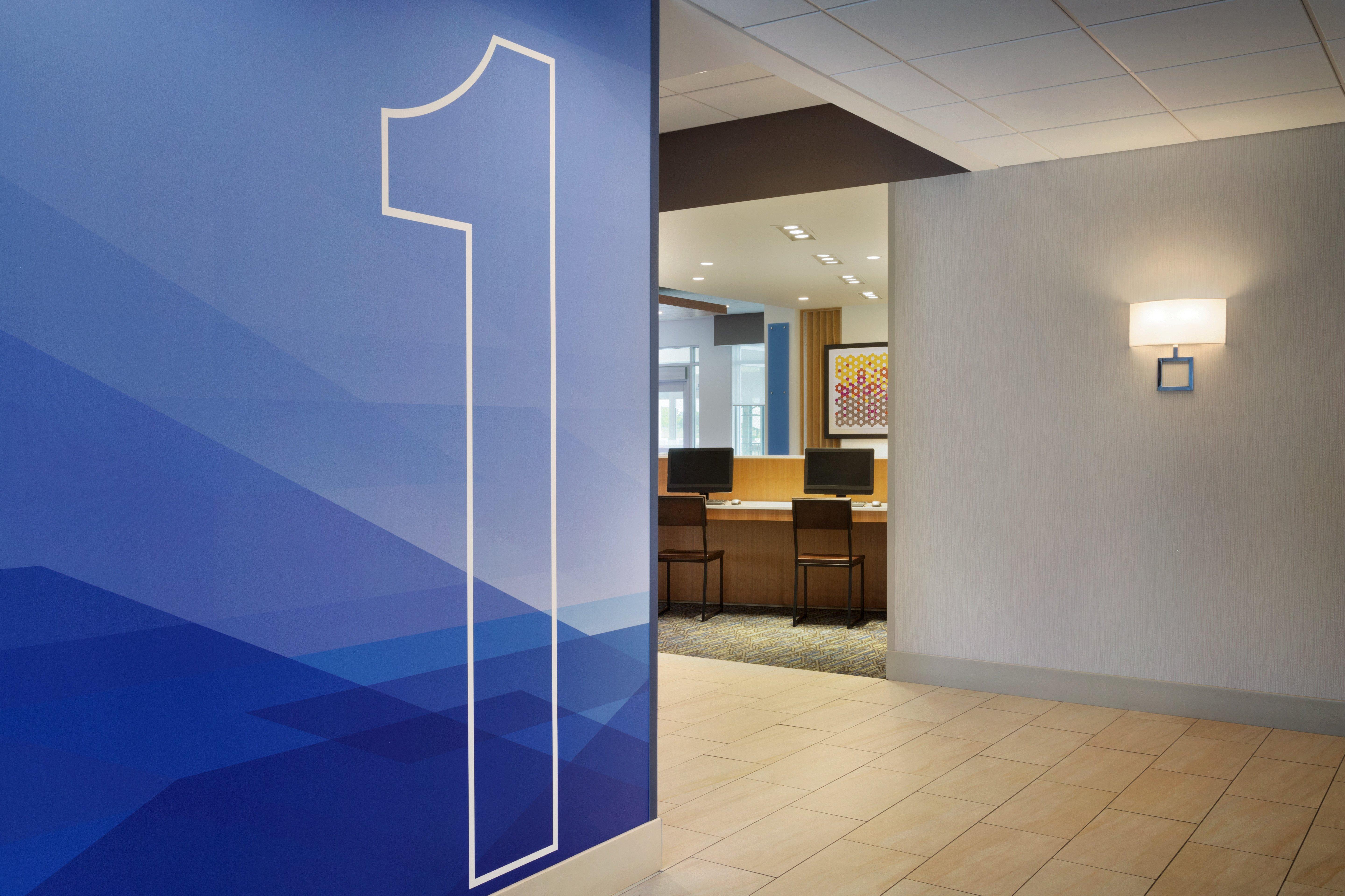 Holiday Inn Express & Suites - Kokomo South By Ihg Exterior photo